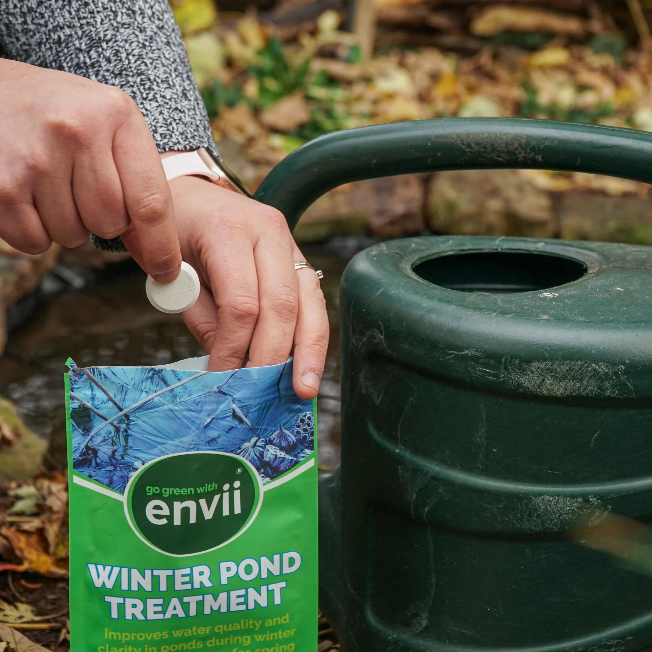 envii Winter Pond Treatment – leczenie stawu w zimie redukuje osady i poprawia przejrzystość wody – wystarcza na 45 000 litrów