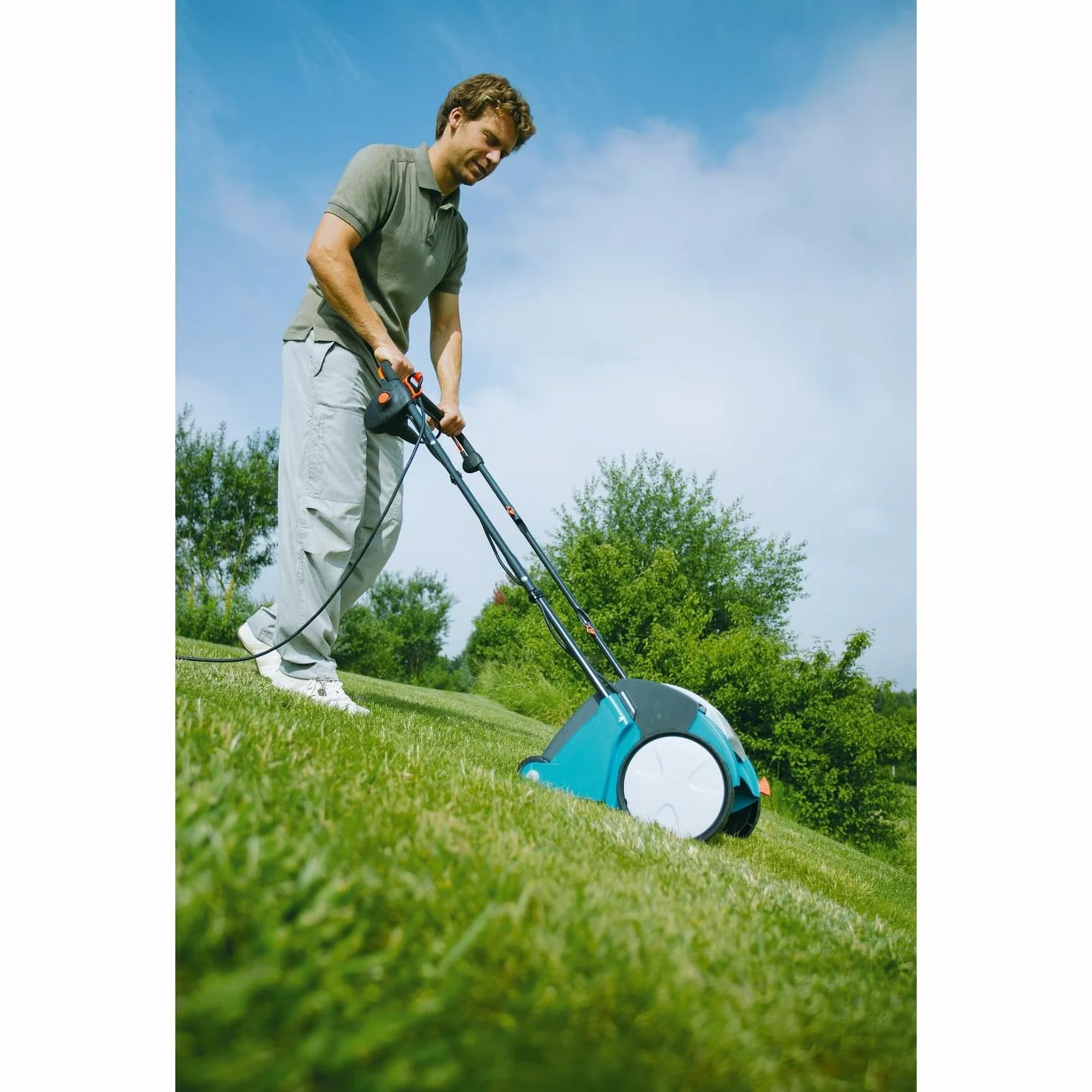 Gardena EVC 1000 elektryczny wertykulator 1000 W 30 cm
