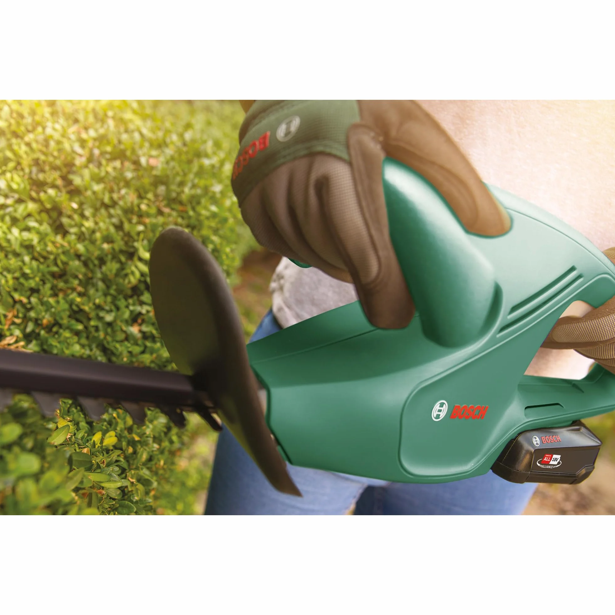 Bosch Home And Garden Akumulatorowe Nożyce do Żywopłotu, EasyHedgeCut 18-45, bez Akumulatora, System 18 V, Długość Ostrza 45 cm, w Opakowaniu Kartonowym
